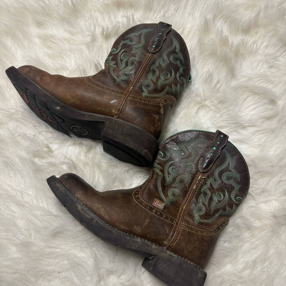 Justin Boots Rustic Brown with Teal Accents Ankle Booties